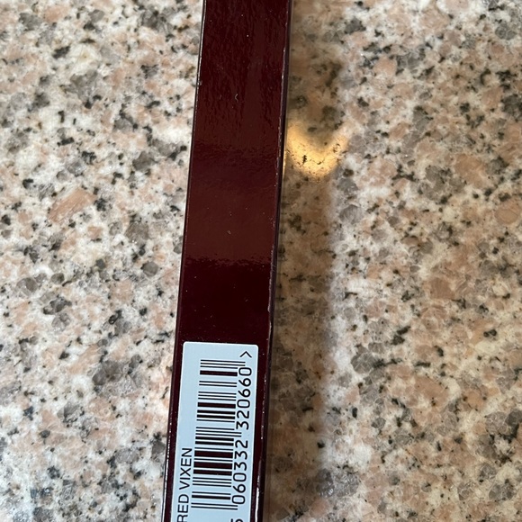 NWT Lip Lustre in Red Vixen - Picture 2 of 3